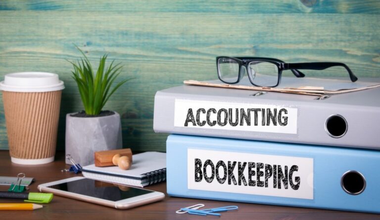 Difference Between Accountants and Bookkeepers